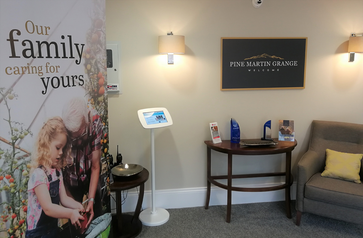 Bouncepad Floorstanding